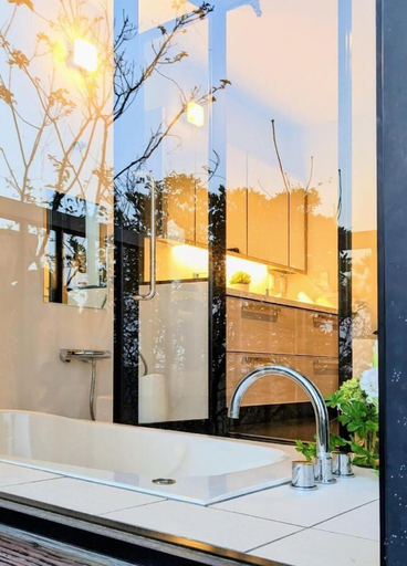 Bathroom 3, Goshikihama Villa, Sumoto