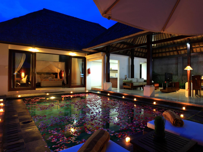 Swimming Pool 4
