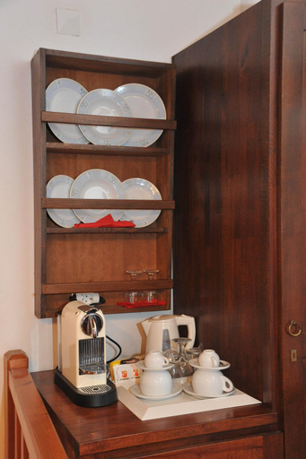Others 2, Pietra Suite, Peloponnese
