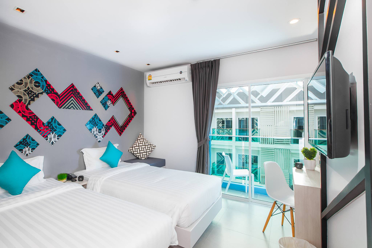 The Crib Patong Room Type - Superior Twin Bed