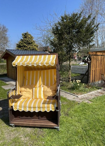 Property grounds 2, Shell Modern Retreat, Aurich