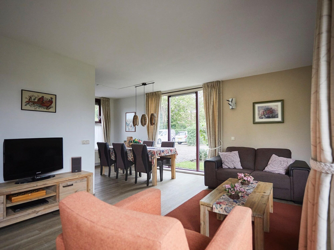 Living room 3, Holiday Home in Zeeland With Spacious Garden, Borsele