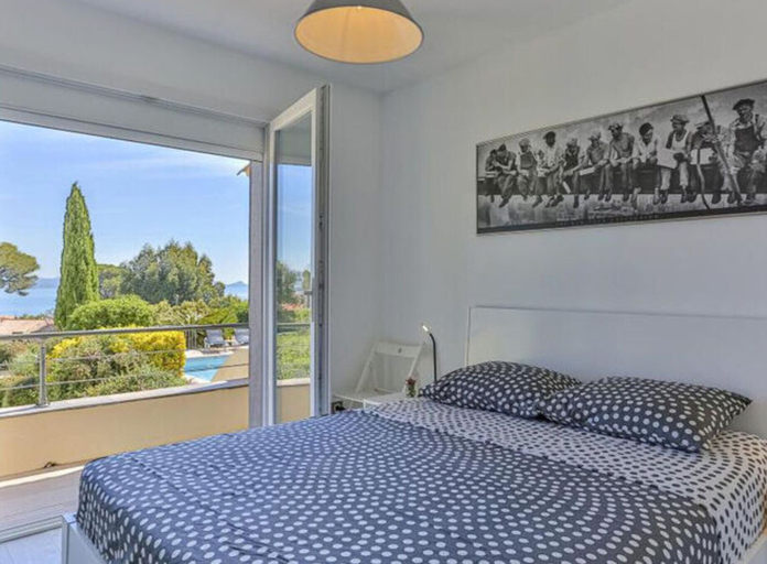 Room 4, Bonheur - Les Issambres, Var