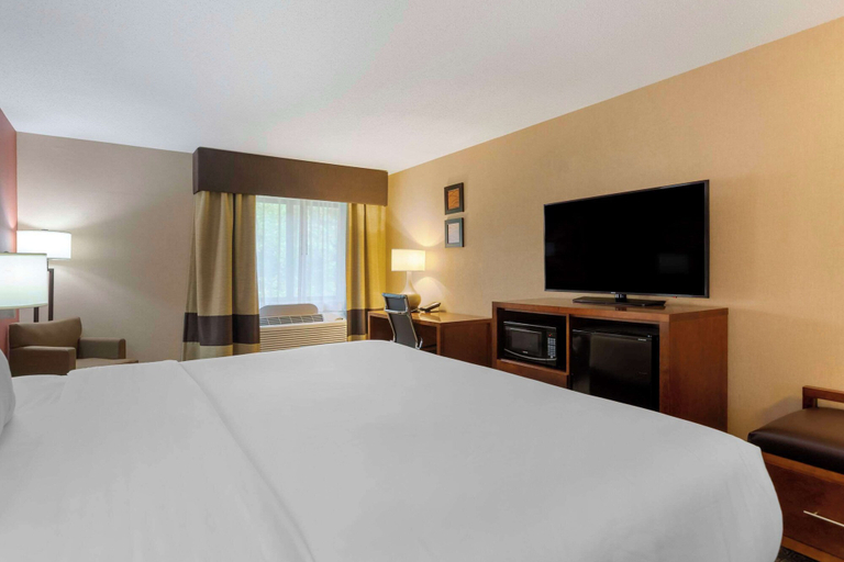 Bedroom 3, Comfort Inn & Suites Jackson North, Jackson