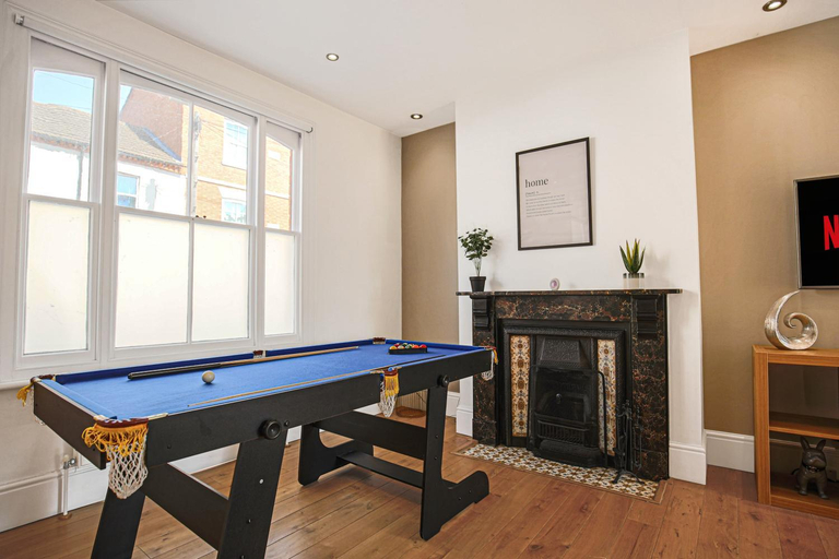 Others 2, Thrift House - Central Location - by Yoko Property, Northamptonshire