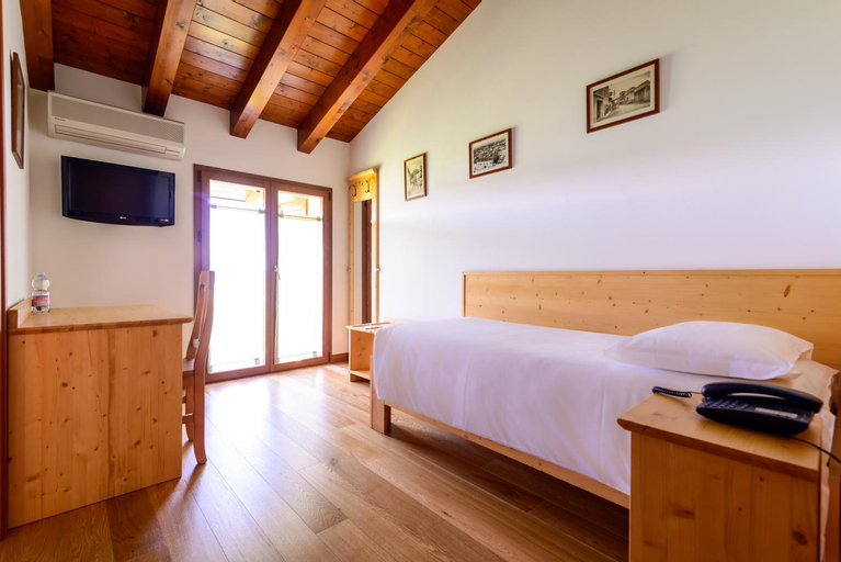 Bedroom 2, Agriturismo Nonis, Pordenone