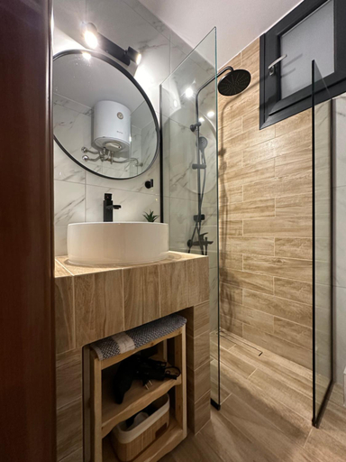 Bathroom, Casa Malva, Epirus