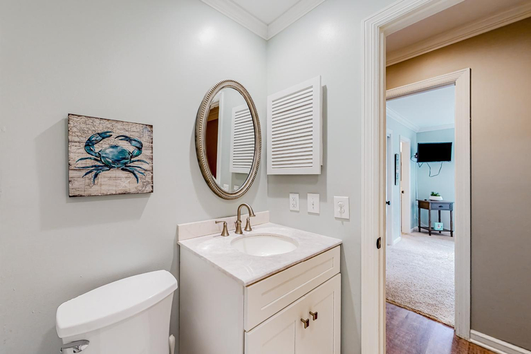 Bathroom 4, Wildwood Road 30, Beaufort