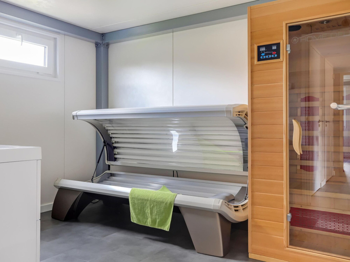 Room 4, Lakeside Luxury; Sauna & Hot Tub, Weststellingwerf