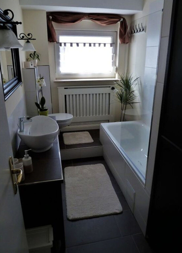 Bathroom 2, Holiday Apartment Randersacker, Würzburg