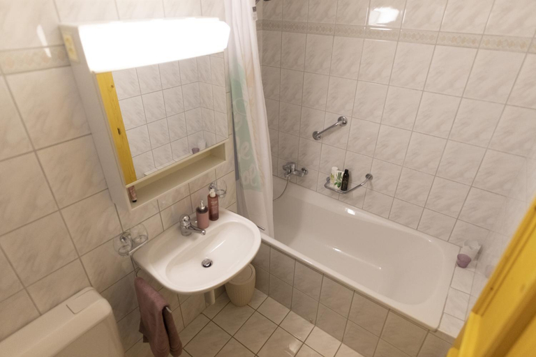Bathroom 2, Chasa Grusaida, Vulpera, Inn