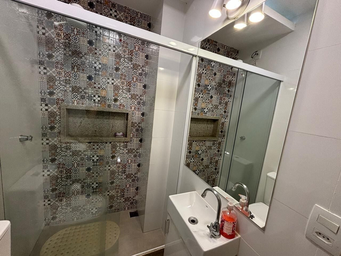 Bathroom 2, Lindo Studio Copanema Perto do Metr��, Rio de Janeiro
