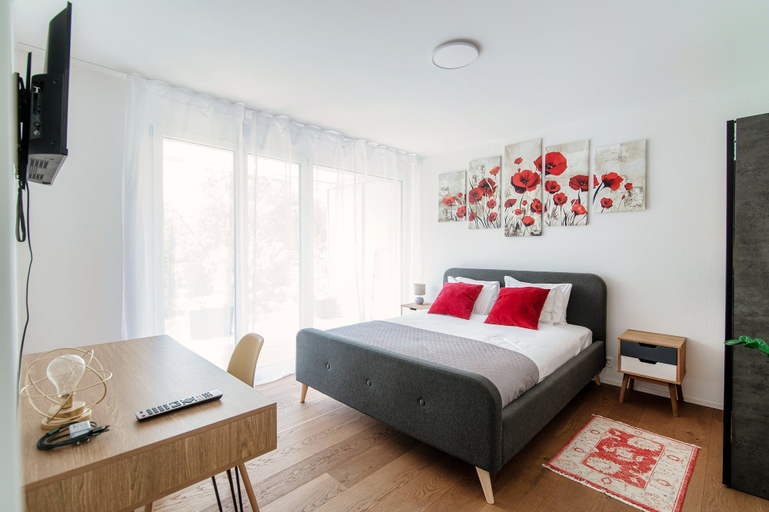 Room 3, Linda Terrace, Locarno