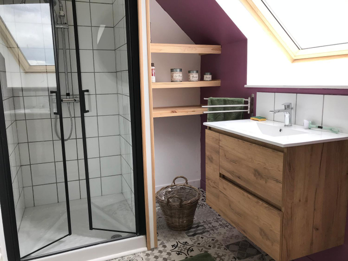 Bathroom 1, Le jardin des fees, Manche