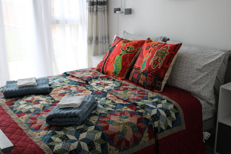 Bedroom 2, Apartment - Sleeps 4 - Parking - Station Close, London