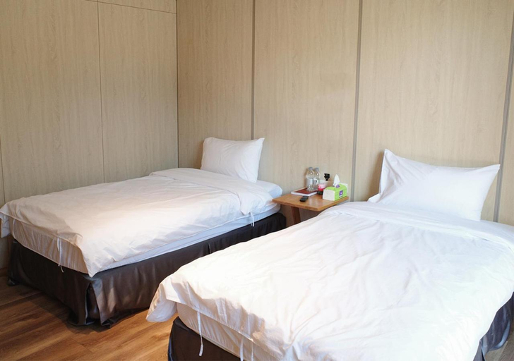 Others 4, Koppie Inn, Pingtung