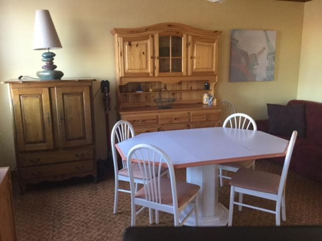 Dining Room 5, Gite Les Montagnes, Doubs