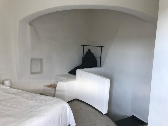 Bedroom 2, Casa Vacanze Arma delle Manie, Savona
