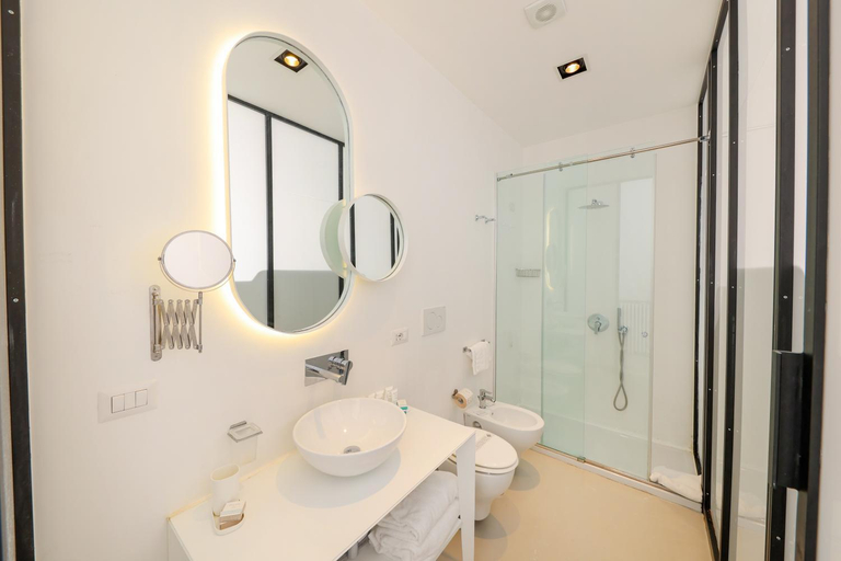 Bathroom 5, Villa La Pergola Capri, Napoli