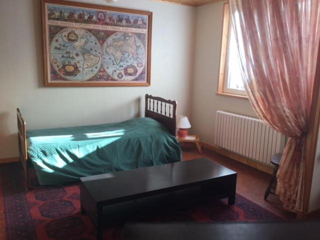 Bedroom, Gite Les Montagnes, Doubs