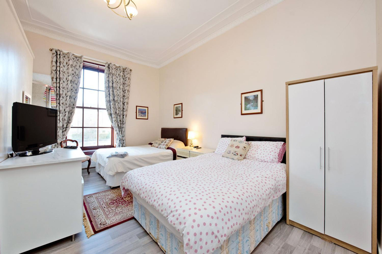 GrandMansion-9BR-Sleeps17-Parking-CorporateGroups, Aberdeen