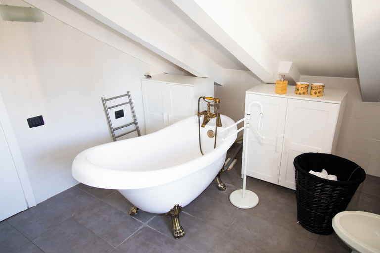 Bathroom 4, Hosting Dreams Attics - Duomo, Milano