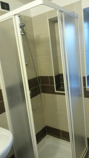 Bathroom 2, Il Canalotto, Messina