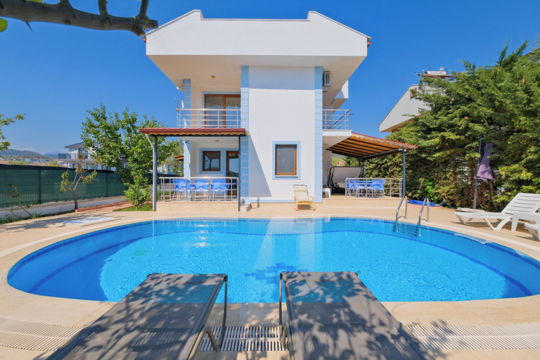 Terrace/patio 5, Talia deniz manzaralı 4 odalı lüks Villa, Fethiye