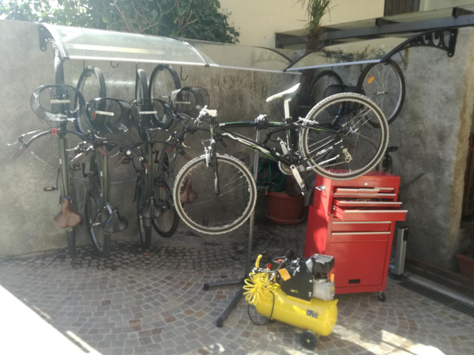 Others 3, Theresia, Trento