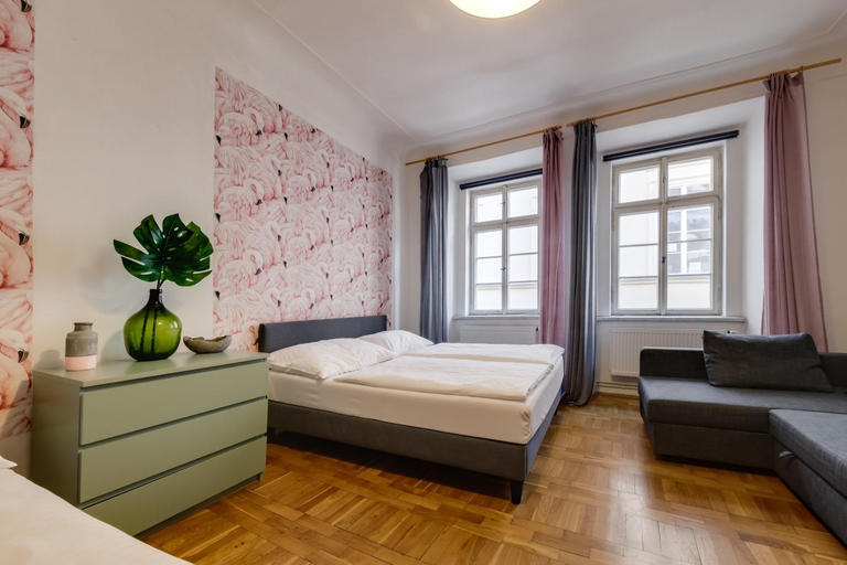 Others 5, Curiosity apartments, Praha 1
