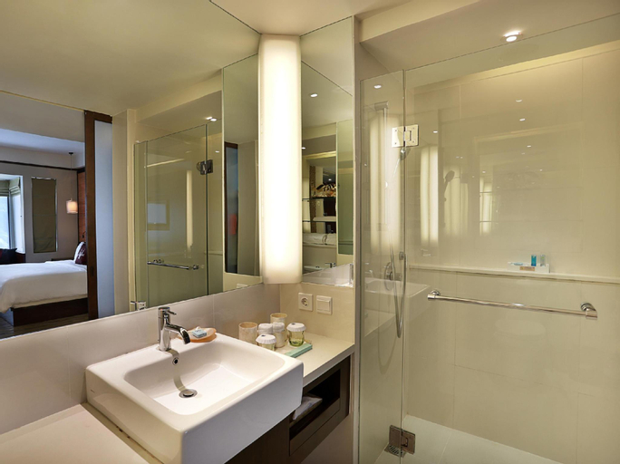 Bathroom 11