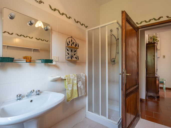 Bathroom, Belvilla by OYO Selvatello Laura Trilo Cinque, Siena