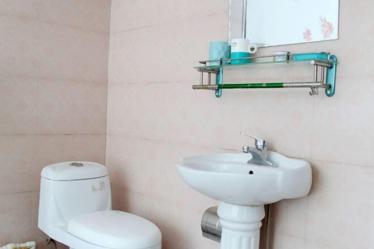 Bathroom 2, Fushun Shenghui Apartment, Fushun