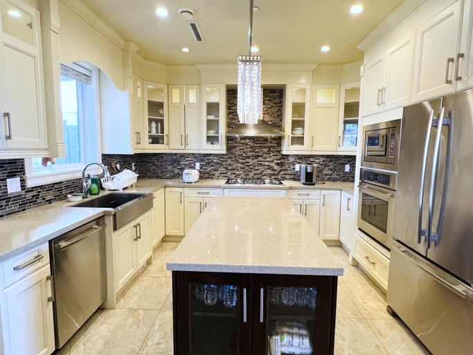 Kitchen 5, Jennifer's House, Greater Vancouver