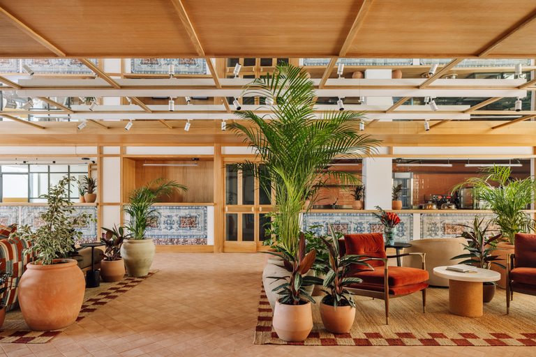 Public Area 4, Locke de Santa Joana, Lisbon