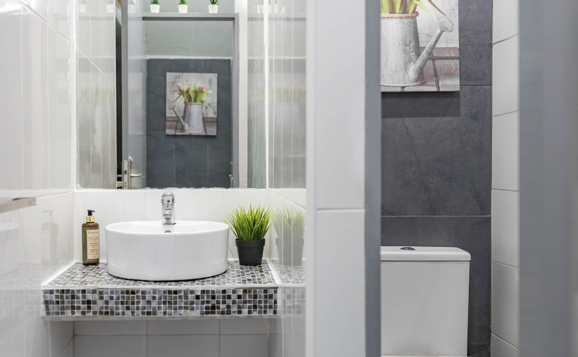 Bathroom 6
