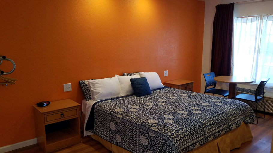 Bedroom 13