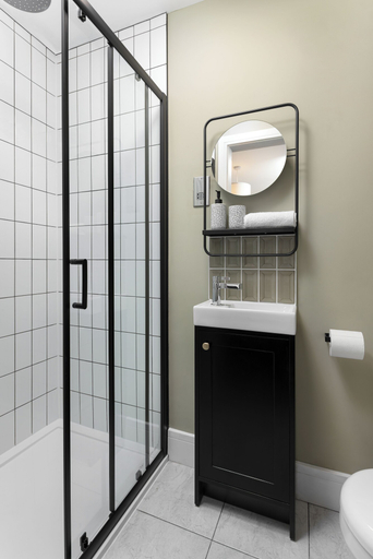 Bathroom 3, Broughton Place, Sefton