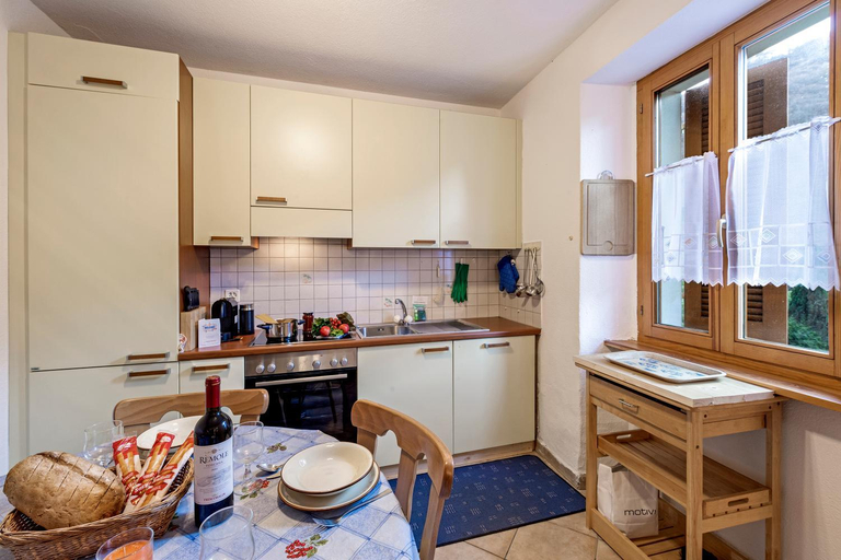 Others 4, Casa Lara: Cosy Alpine Home Near Lugano + Garden (Sleeps 5) - Happy Rentals, Lugano