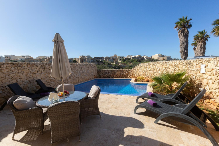 Sport & Beauty 2, Stunning 4 bedrooms House with views in Gozo
