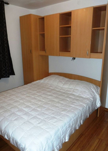 Room 2, Mesmerising Apartment in Punat, Punat