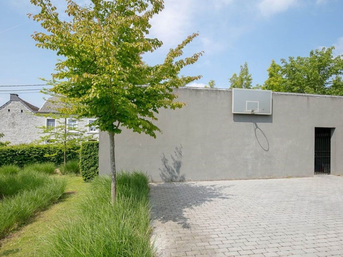 Others 5, Holiday Home in Denee for 21 People, Namur