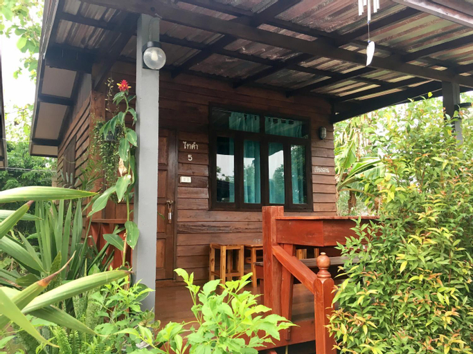 Exterior 13