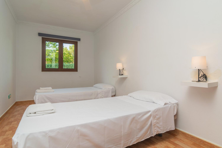 Others 3, VILLA ARHU, Baleares