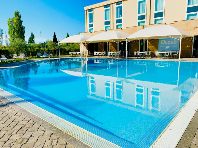 Swimming Pool 2