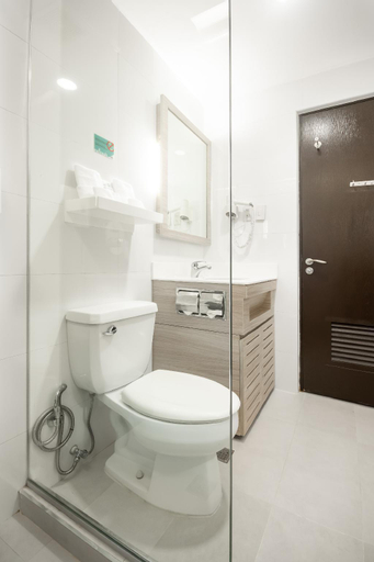 Bathroom 10