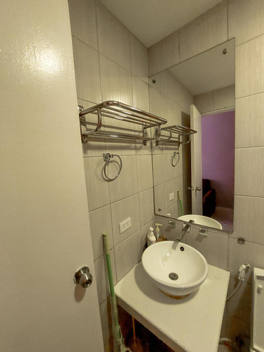 Bedroom 3, Budget Family Room w FREE pool access in Manila, Manila City