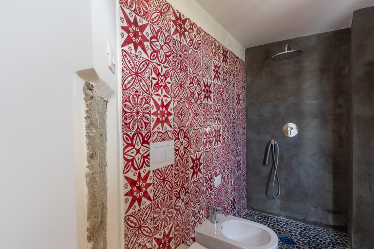 Bathroom 3, Casa Mimina, Napoli