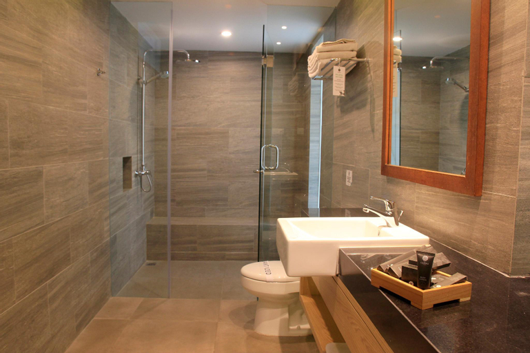 Bathroom 7
