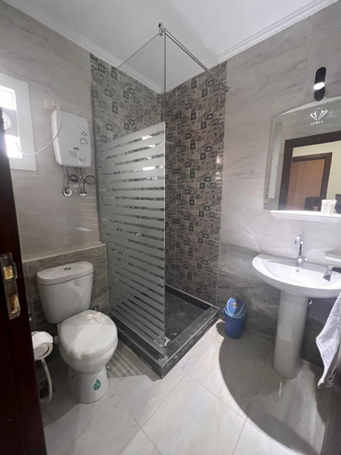 Bathroom 11